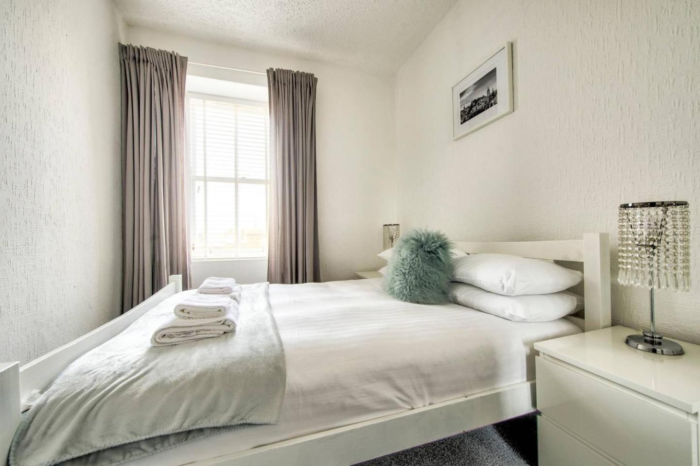 אדינבורו Guestready - Modern 2Br Home On The Royal Mile! מראה חיצוני תמונה